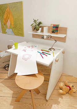 small child study table