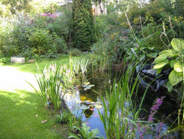 21 Garden Design Ideas, Small Ponds Turning Your Backyard Landscaping ...