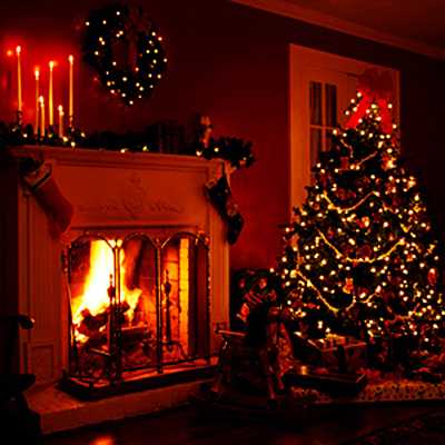 Safe Christmas Decorating Tips, Christmas Tree Decoration with Lights