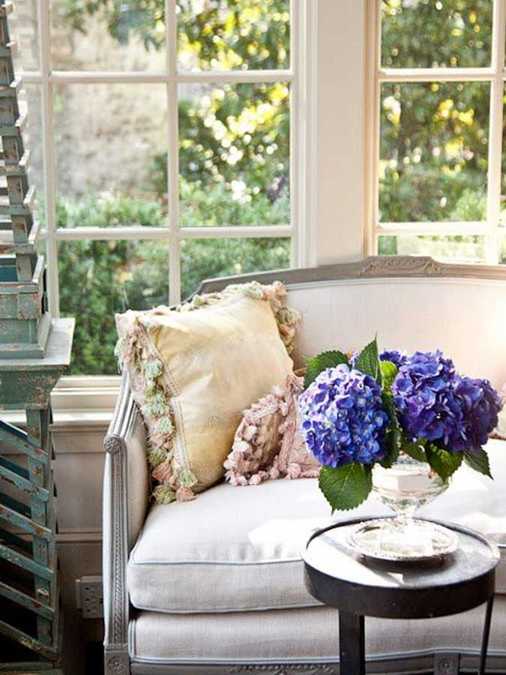 Expert Tips for Home Decorating with Flowers, Keeping