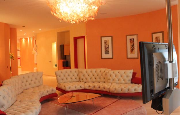 25 Ideas for Modern Interior Decorating with Orange Color Shades