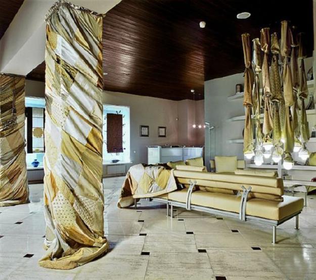 35 Modern Interior Design Ideas Incorporating Columns into Spacious