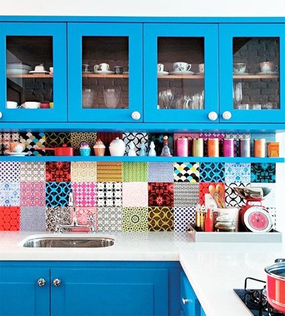 https://www.lushome.com/wp-content/uploads/2013/11/colorful-modern-kitchen-interiors-color-design-ideas-1.jpg
