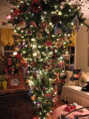 Hanging Upside Down Christmas Trees Reinventing Space Saving Medieval ...