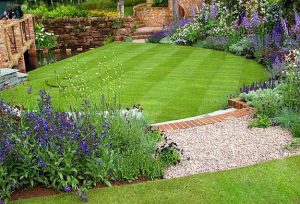 Perfect Green Lawns and Yard Landscaping Ideas in Spring and Summer