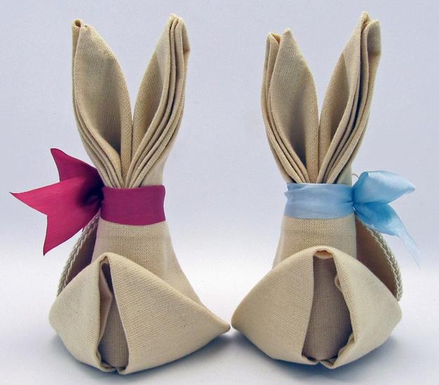 The Art of Folding Napkins for Easter Decorating, Creative Easter ...