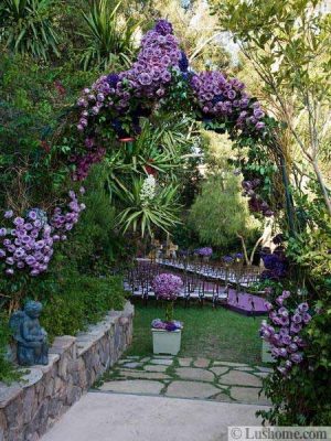 20 Metal Arches and Beautiful Yard Landscaping Ideas