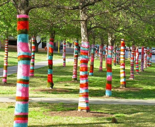Graffiti Knitting Surprising with Colorful Recycled Crafts and Original ...