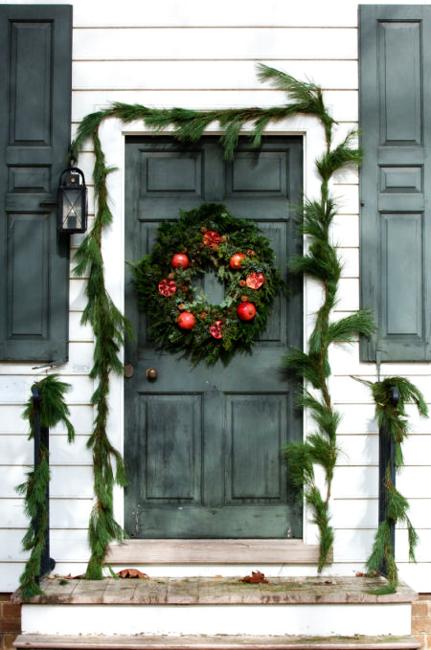 25 Beautiful Christmas Wreaths and Garlands, Winter Door Decoration Ideas