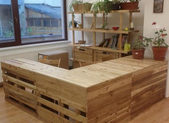 https://www.lushome.com/wp-content/uploads/2015/06/modern-furniture-design-salvaged-wood-pallets-10.jpg