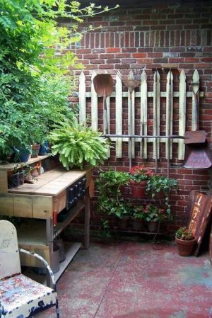 25 Beautiful Potting Bench Design Ideas Creating Convenient Storage and ...