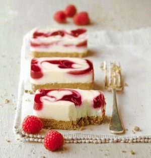 22 Brave and Soothing Desserts in Red and White Colors To Celebrate ...