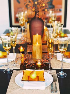 Gorgeous Thanksgiving Table Decoration Ideas to Make Fall Holidays