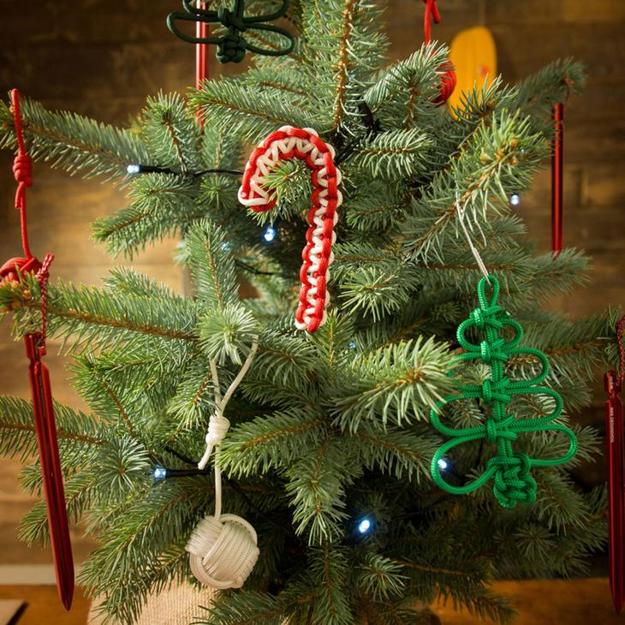 Vintage Macrame Wall Hanging Christmas Tree Green with Red Beads