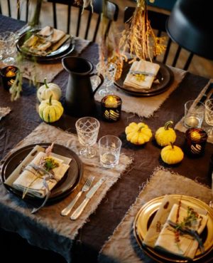 50 Thanksgiving Table Decoration Ideas, Hypnotizing Candles