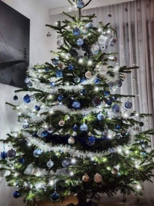 Blue Christmas Tree Decorations, How to Add Modern Blue to Holiday Decor