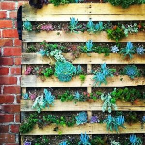 How to Reuse and Recycle Wood Pallets in Gardens and Outdoor Rooms, 55 ...