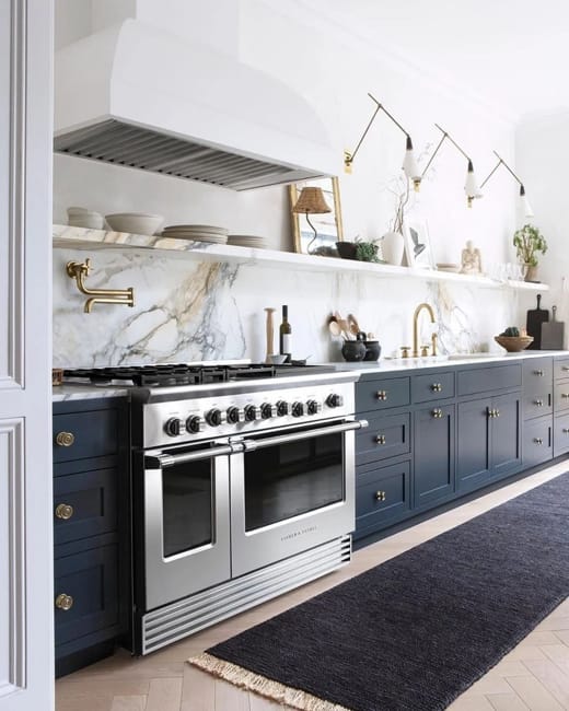 Black and White Kitchen Decor Inspiration