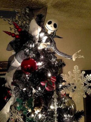 Dark Gothic Christmas Ideas for Fearless Fans of Black Holiday Decorations