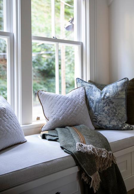 window seat bench pillows